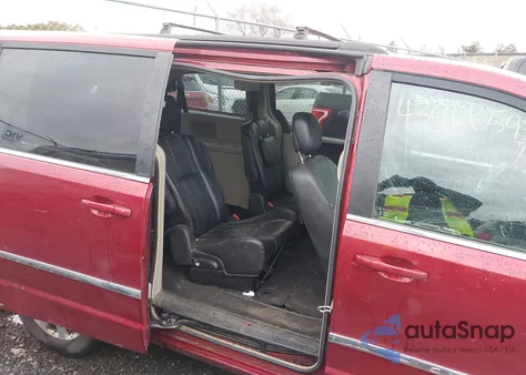 2014 Chrysler Town & Country Touring from USA, damaged, VIN 2C4RC1BGXER294566